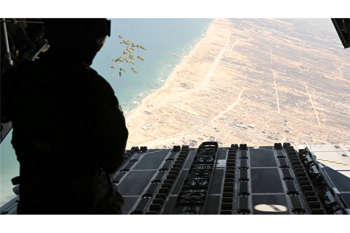 Union zerstritten wegen Kurswechsel in der Israel-Politik Deutschland liefert Hilfsgüter für Gaza, aber keine Waffen mehr für Israel. (Archivbild)
