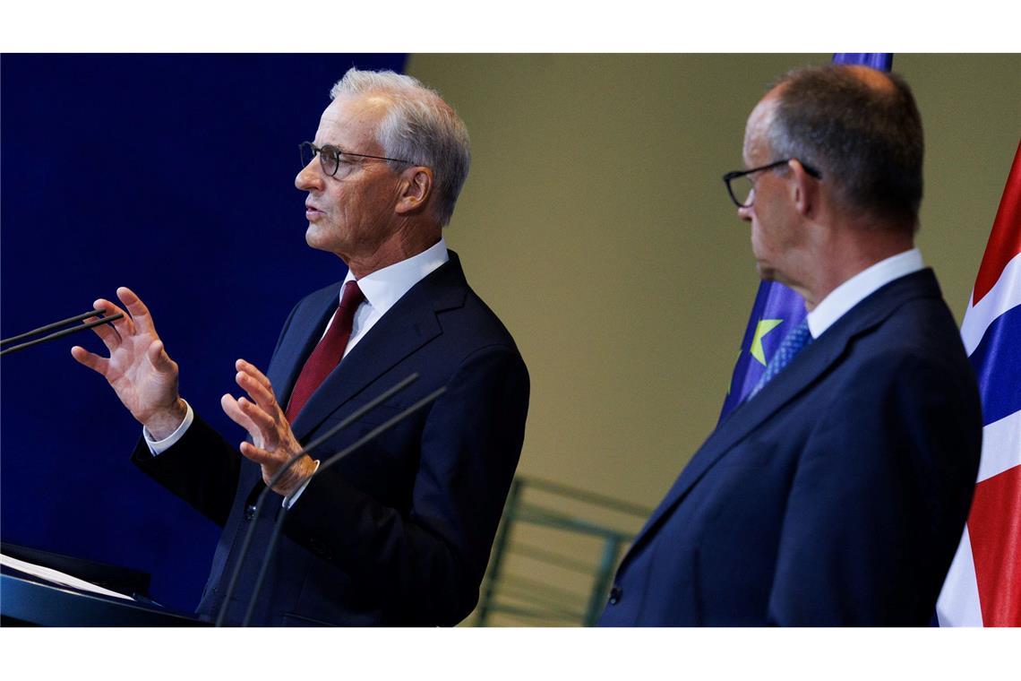 Selenskyj kündigt Verhandlungen mit Russland für Mittwoch an Deutschland und Norwegen wollen die Verstärkung der ukrainischen Luftabwehr gemeinsam finanzieren.