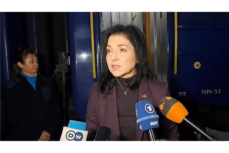 Deutschland werde der Ukraine helfen, durch den Winter zu kommen, kündigte Bundeswirtschaftsministerin Katherina Reiche (CDU) bei einem Besuch in Kiew an.