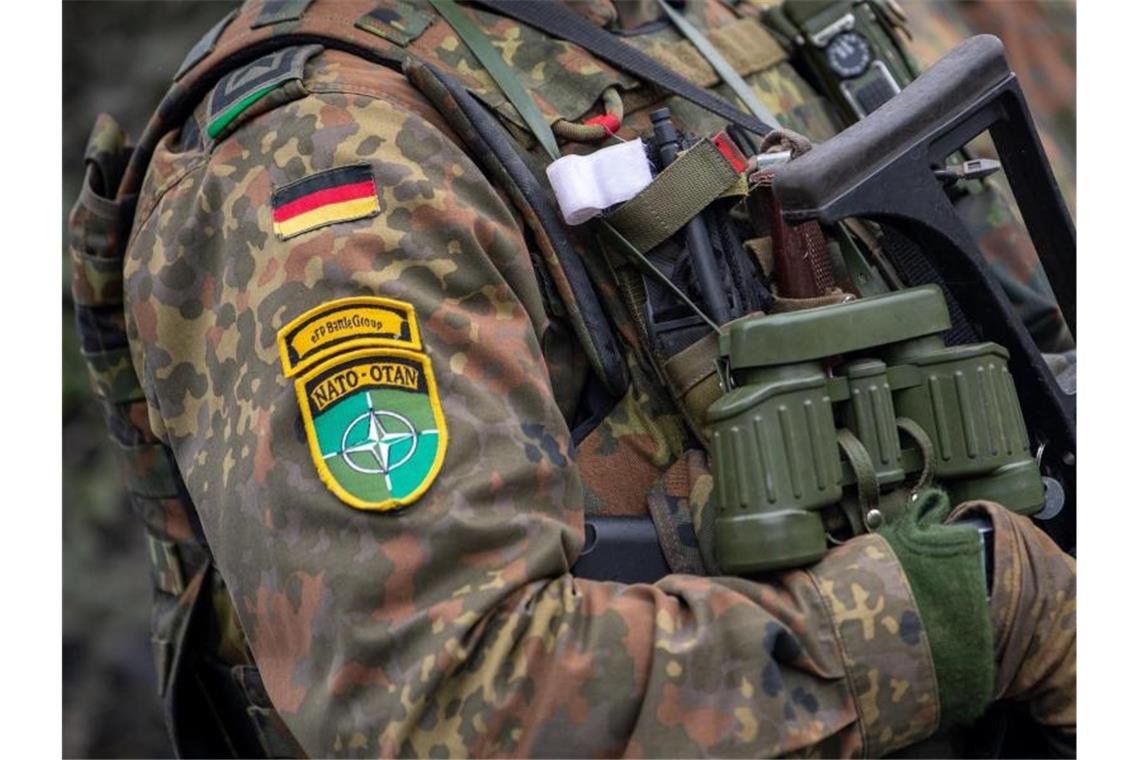 Deutschland wird der Nato voraussichtlich erstmals Verteidigungsausgaben in Höhe von mehr als 50 Milliarden Euro melden. Foto: Monika Skolimowska/zb/dpa