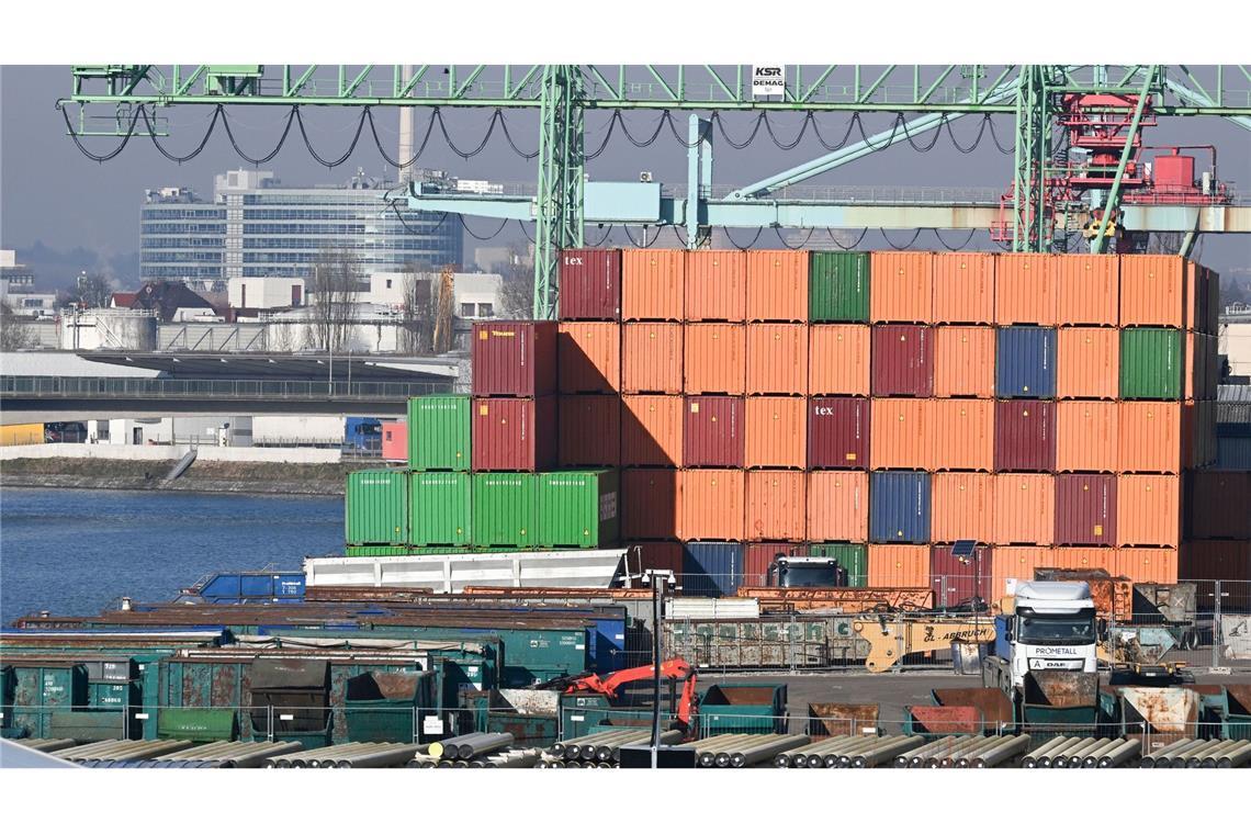 Deutschlands Exporteure haben nach dem Dämpfer zu Jahresbeginn im Februar wieder bessere Geschäfte gemacht. (Archivbild)