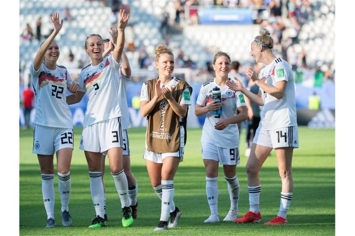 Aus sieben mach drei: Kampf um europäische Olympia-Tickets Deutschlands Fußball-Frauen auch nach dem Spiel gegen Schweden Grund zum Jubel haben. Foto: Sebastian Gollnow