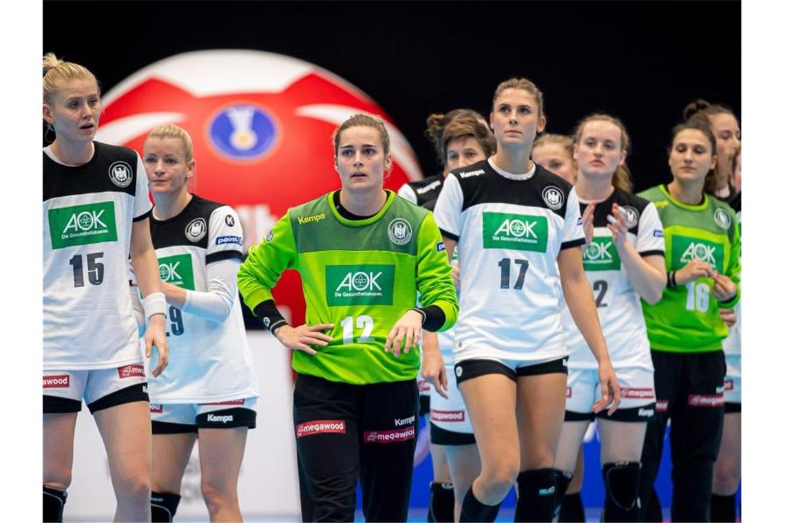 Deutschlands Handball-Frauen haben bei der WM in Japan noch das Halbfinale im Blick. Foto: Marco Wolf/dpa