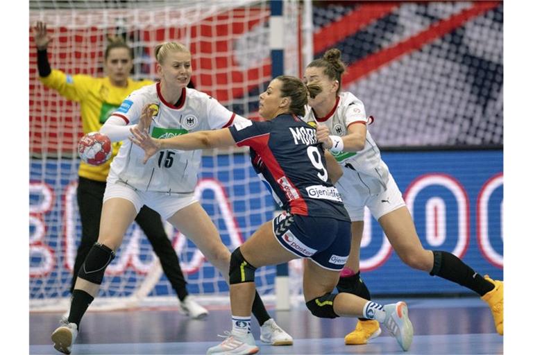 Deutschlands Handballerinnen hatte nicht nur gegen Norwegen mit einigen Problemen zu kämpfen. Foto: Bo Amstrup/Ritzau Scanpix/AP/dpa