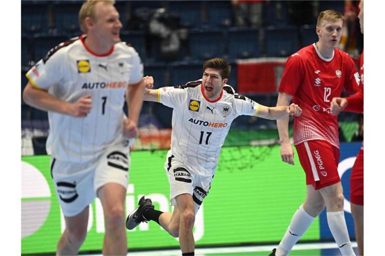 Deutschlands Lukas Zerbe feiert ein Tor gegen Polen. Foto: Marijan Murat/dpa