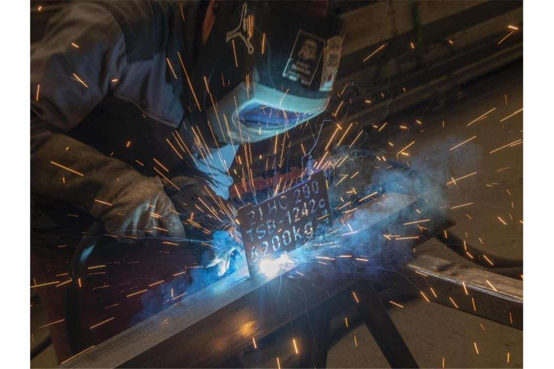 Deutschlands Maschinenbauer klagen seit geraumer Zeit über Fachkräftemangel. Foto: Stefan Puchner/dpa