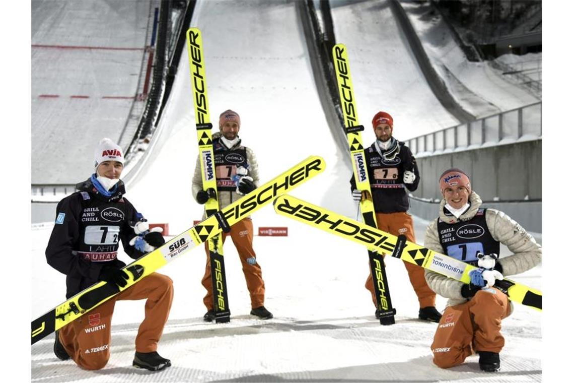Deutschlands Skispringer Martin Hamann (l-r), Pius Paschke, Markus Eisenbichler und Karl Geiger. Foto: Markku Ulander/Lehtikuva/dpa