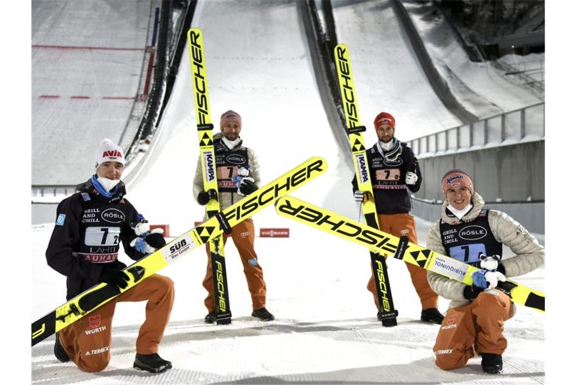 „Richtig schöner Wettkampf“: Skispringer auf Rang drei Deutschlands Skispringer Martin Hamann (l-r), Pius Paschke, Markus Eisenbichler und Karl Geiger. Foto: Markku Ulander/Lehtikuva/dpa