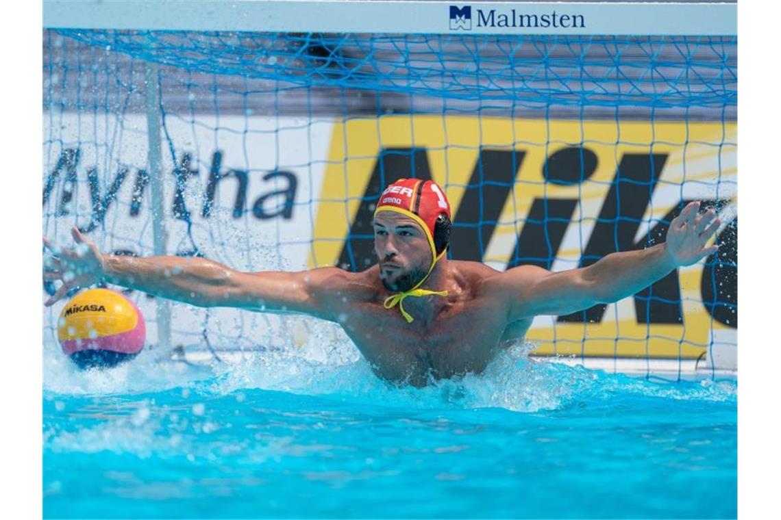 Wasserballer verpassen WM-Sensation: „Bitterer geht's nicht“ Deutschlands Torwart Moritz Schenkel kann den letzten Fünf-Meter nicht parieren. Foto: Bernd Thissen
