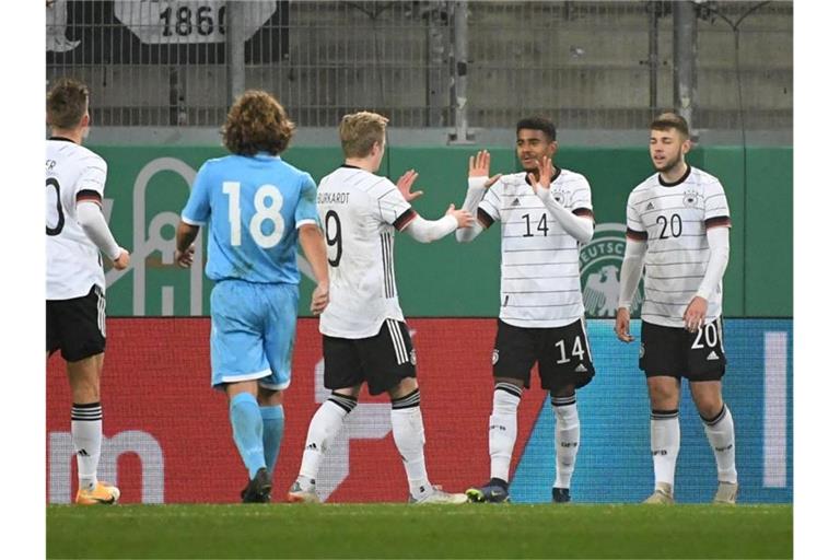 Deutschlands U21 feierte einen klaren Sieg gegen San Marino. Foto: Matthias Balk/dpa