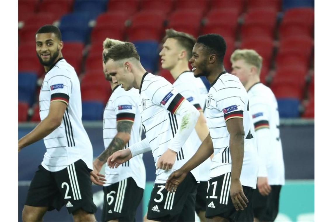 U21 freut sich auf Klassiker: „Wird viel Feuer drin sein“ Deutschlands U21 ist nach dem EM-Auftaktsieg gegen Ungarn nun im Klassiker gegen die Niederlande gefordert. Foto: Csaba Domotor/dpa