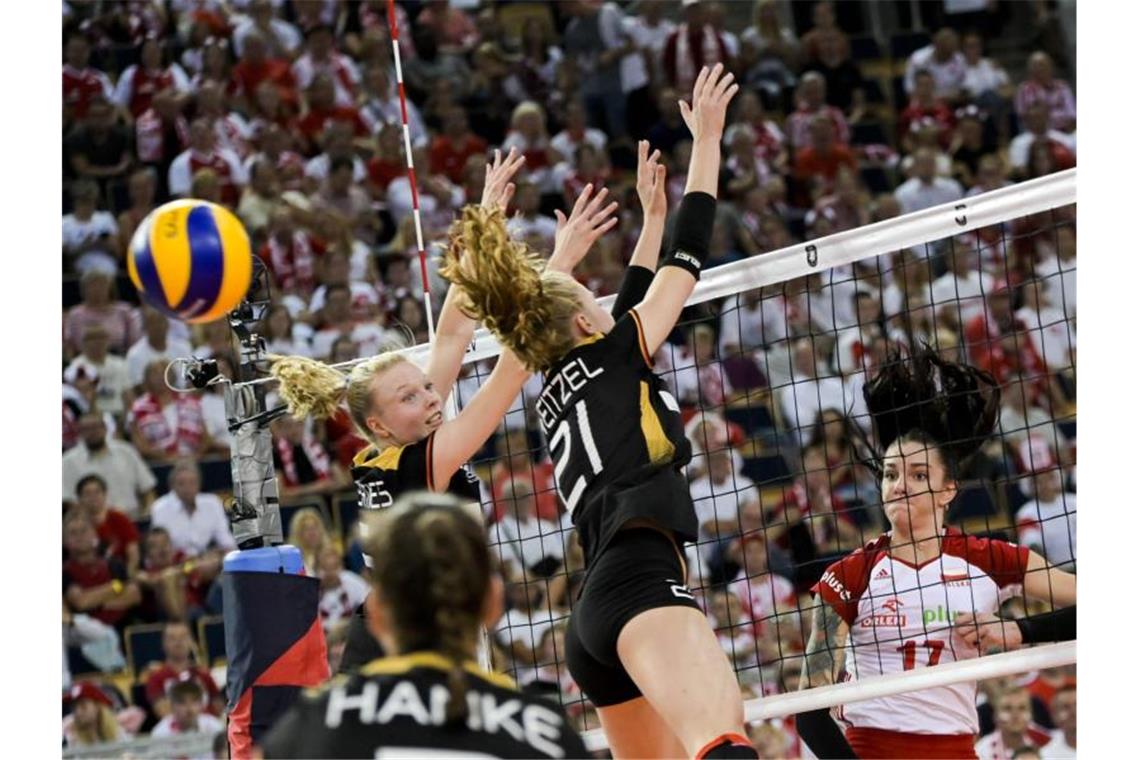 Tränen nach EM-Aus: Koslowski „riesig stolz“ auf DVV-Frauen Deutschlands Volleyballerinnen zogen gegen Polen letztlich den Kürzeren. Foto: CEV