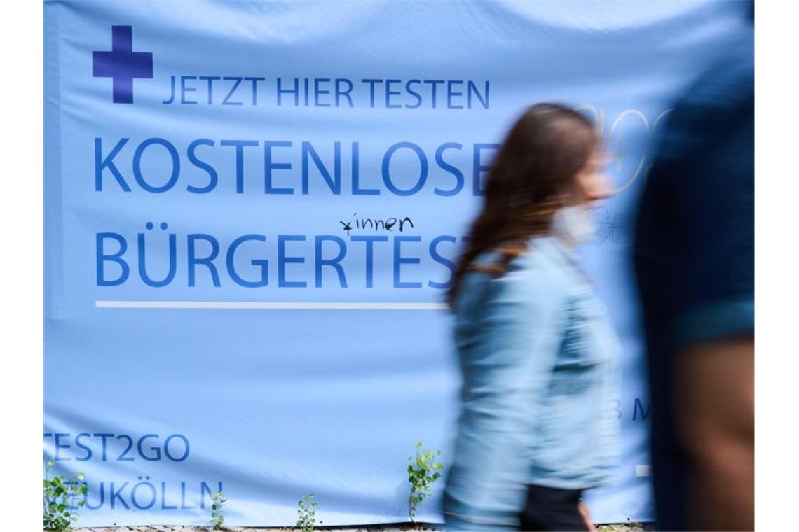 Deutschlandweit wurden binnen 24 Stunden 14 Todesfälle verzeichnet. Foto: Annette Riedl/dpa