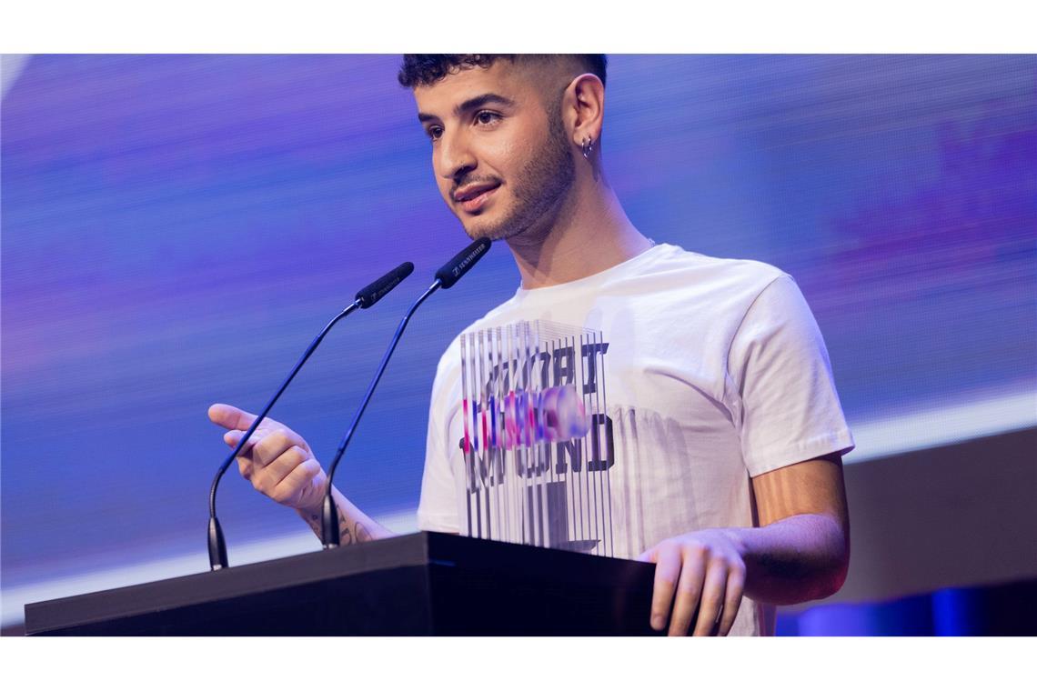 HandOfBlood räumt bei VideoDays als Creator des Jahres ab Deutschrap mit Haltung: Baran Kok gewinnt in der Kategorie "Music".