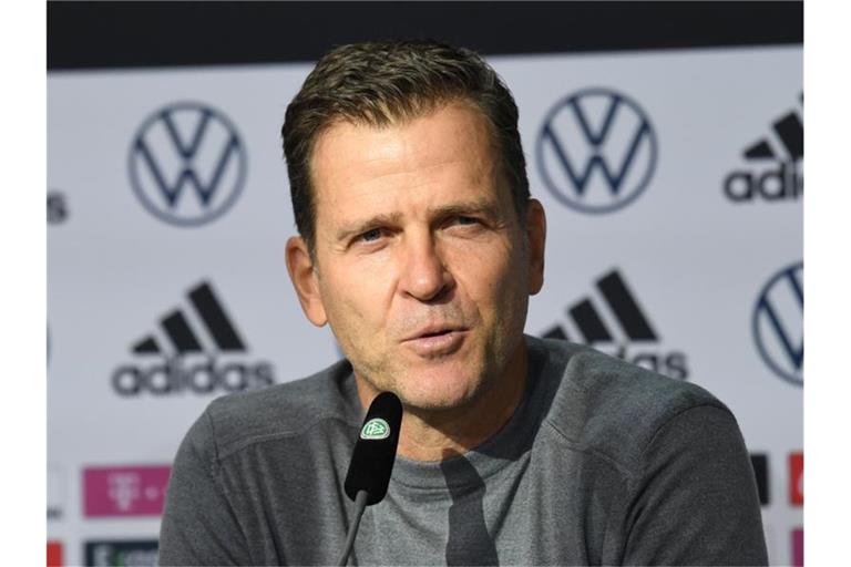 DFB-Direktor Oliver Bierhoff möchte schnell das Team-Quartier in Katar buchen. Foto: Swen Pförtner/dpa
