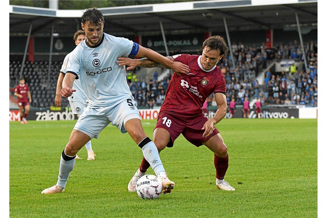 DFB-Pokal, 1. Runde: SG Sonnenhof Großaspach - Arminia Bielefeld. Der Drittligis...