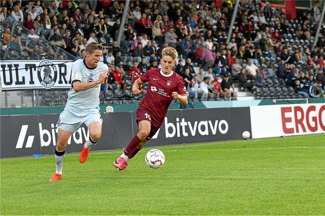 DFB-Pokal, 1. Runde: SG Sonnenhof Großaspach - Arminia Bielefeld. Der Drittligis...