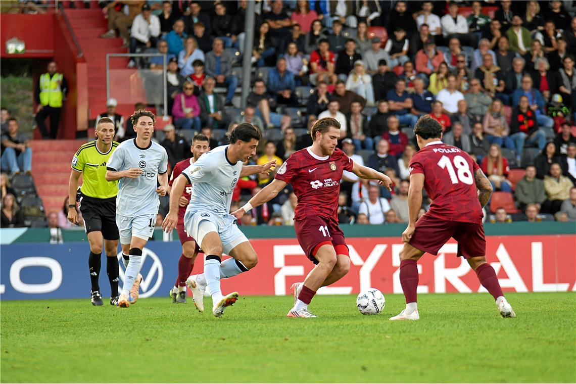 DFB-Pokal, 1. Runde: SG Sonnenhof Großaspach - Arminia Bielefeld. Der Drittligis...