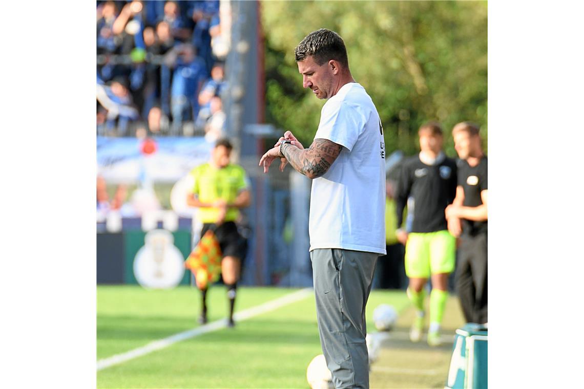 DFB-Pokal, 1. Runde: SG Sonnenhof Großaspach - Arminia Bielefeld. Der Drittligis...
