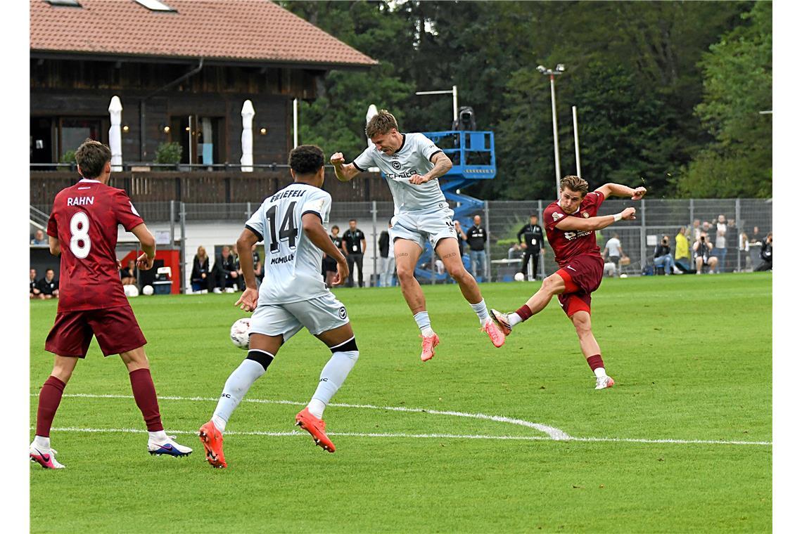 DFB-Pokal, 1. Runde: SG Sonnenhof Großaspach - Arminia Bielefeld. Der Drittligis...