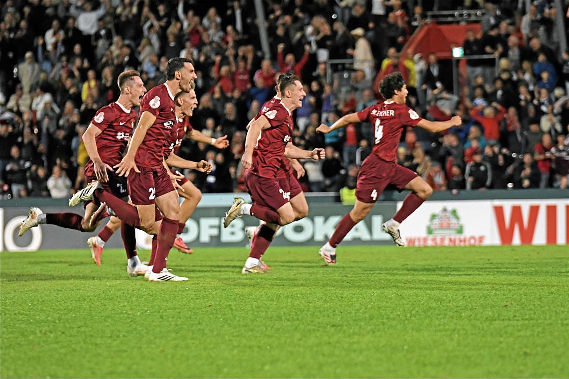 DFB-Pokal, 1. Runde: SG Sonnenhof Großaspach - Arminia Bielefeld. Der Drittligis...