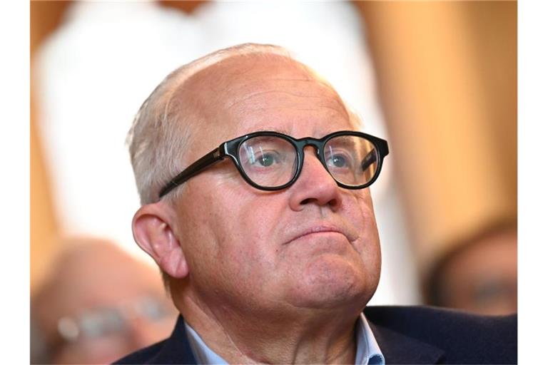 DFB-Präsident Fritz Keller wirbt um Verständnis für Geisterspiele. Foto: Arne Dedert/dpa