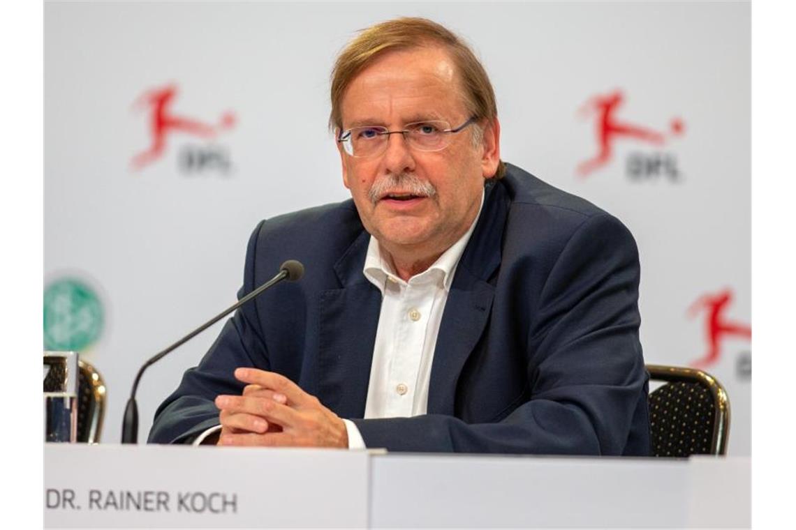 DFB-Vizepräsident Rainer Koch spricht bei einer Pressekonferenz. Foto: Andreas Gora/dpa/Archivbild
