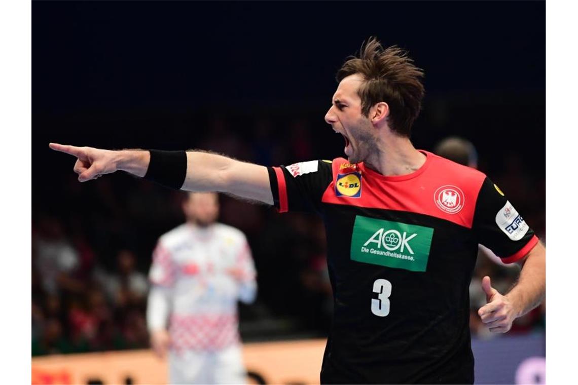 Gensheimer ruft Handballer zu Gehaltsverzicht auf DHB-Kapitän Uwe Gensheimer fordert einen Gehaltsverzicht der Bundesligaprofis. Foto: Robert Michael/dpa-Zentralbild/dpa