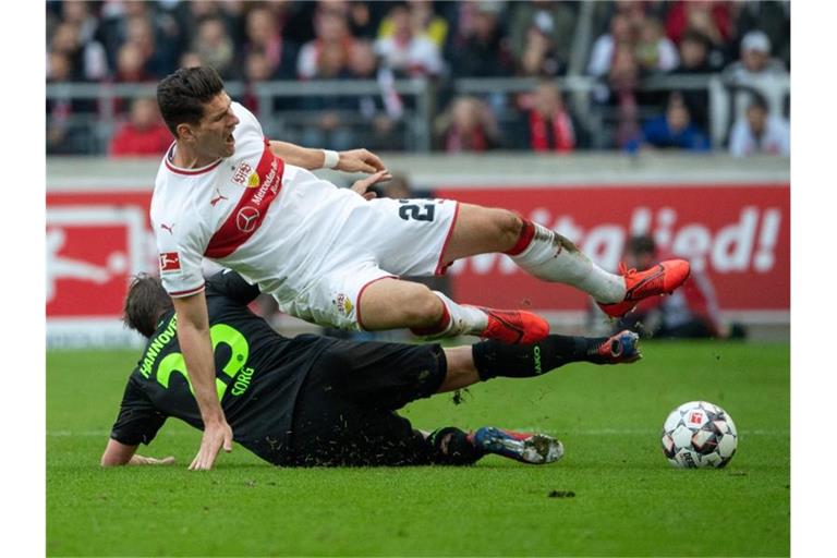 Die 2. Liga startet mit dem Duell der beiden Absteiger: VfB Stuttgart gegen Hannover 96. Foto: Sebastian Gollnow
