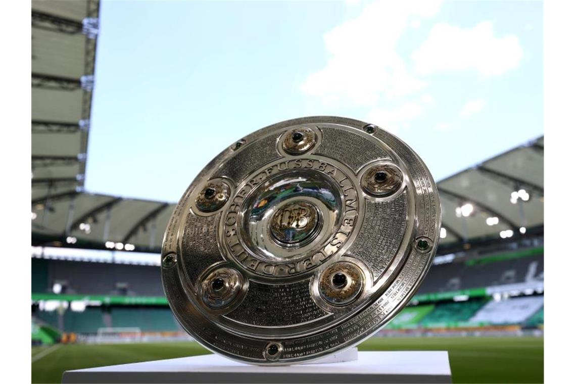 Drahtseilakt: Bundesliga startet in „schwierigste Spielzeit“