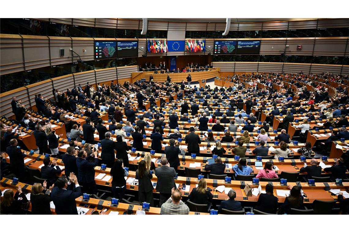 Rechte Mehrheit im EU-Parlament stimmt für Abschiebezentren