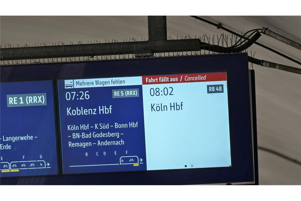 Bomben in Köln nach Groß-Evakuierung entschärft Die Absperrung eines großen Teils der Kölner Innenstadt dürfte den Bahnverkehr stark beeinträchtigen.