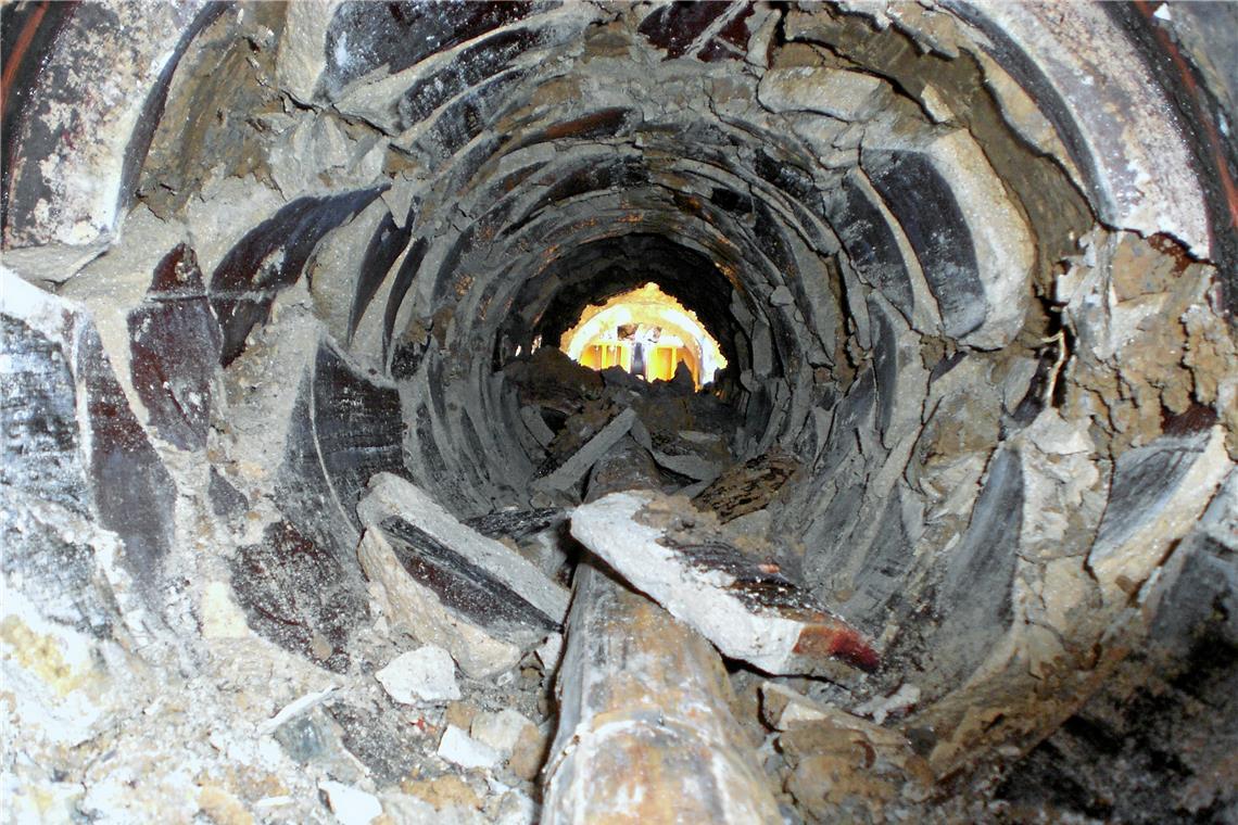 Riesenbaustelle im Quartier „In der Plaisir“ in Backnang Die Abwasserkanäle werden im Berstlining-Verfahren aufgebrochen und die Scherben ins angrenzende Erdreich verdrängt. Dann wird ein deutlich dickeres Rohr eingezogen. Foto: DWA-M/Stadt Backnang