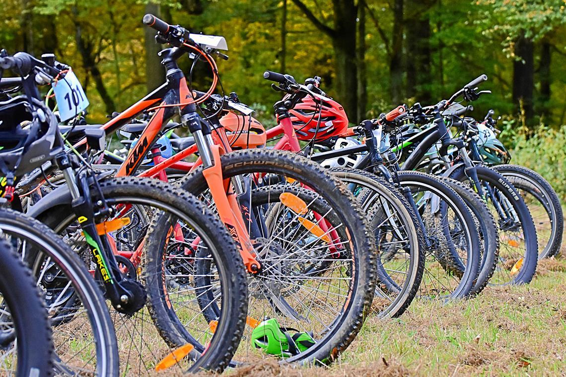 Rems-Murr-Kreis-und-Unternehmen-treten-in-die-Pedale