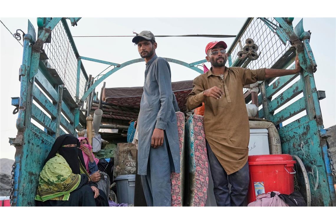 Bundesregierung muss Afghanen mit Zusage Visa erteilen Die Afghaninnen und Afghanen, die bereits eine Aufnahmezusage haben, fürchten, von Pakistan nach Afghanistan abgeschoben zu werden. (Archivfoto)