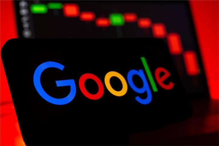 Die Alphabet-Aktie fällt trotz starker Quartalszahlen um 3 %. Grund sind massive Investitionspläne in KI, die Anleger verunsichern.