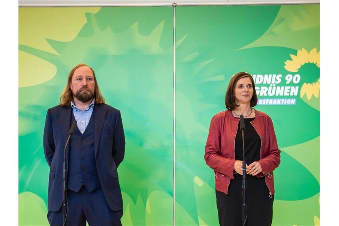 Die alten und neuen Fraktionsvorsitzenden von Bündnis90/Die Grünen, Katrin Göring-Eckardt und Anton Hofreiter. Foto: Arne Immanuel Bänsch