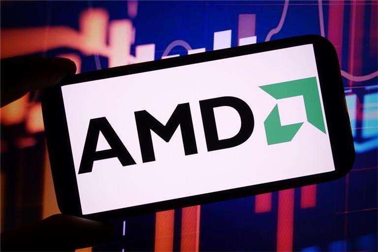 Die AMD-Aktie ist in den letzten 4 Wochen um etwa 17 % gefallen. Analysten warnen vor Konkurrenz durch NVIDIA und Broadcom, schwacher Nachfrage & geopolitischen Risiken.