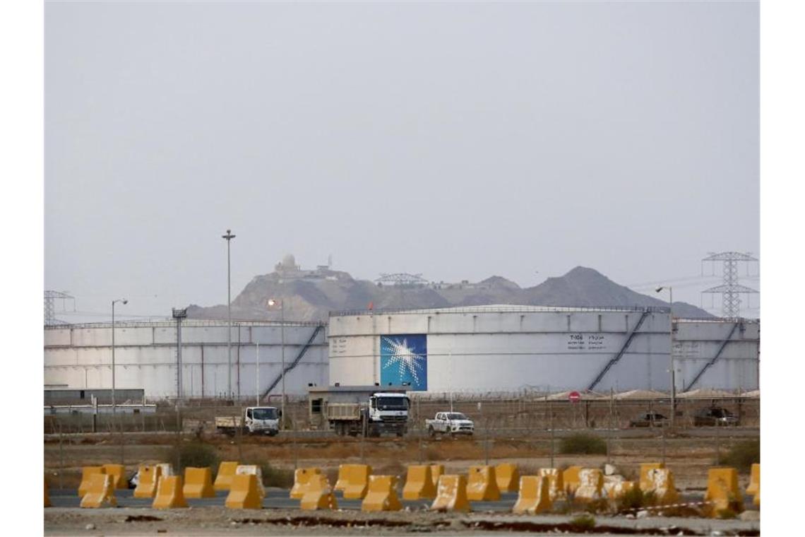 Die Angriffe ließen die Ölproduktion in dem Königreich dramatisch einbrechen. Foto: Amr Nabil/AP