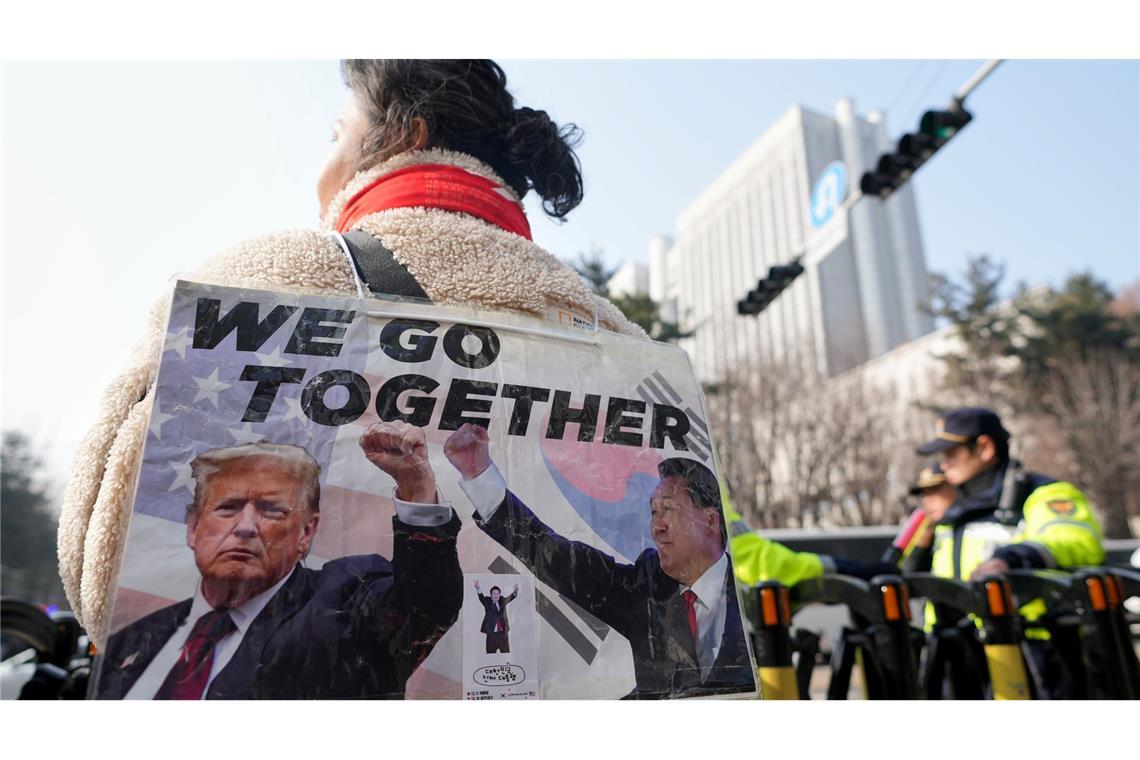 Die Anhänger von Südkoreas Ex-Präsident Yoon Suk Yeol hoffen auf Hilfe von Donald Trump.