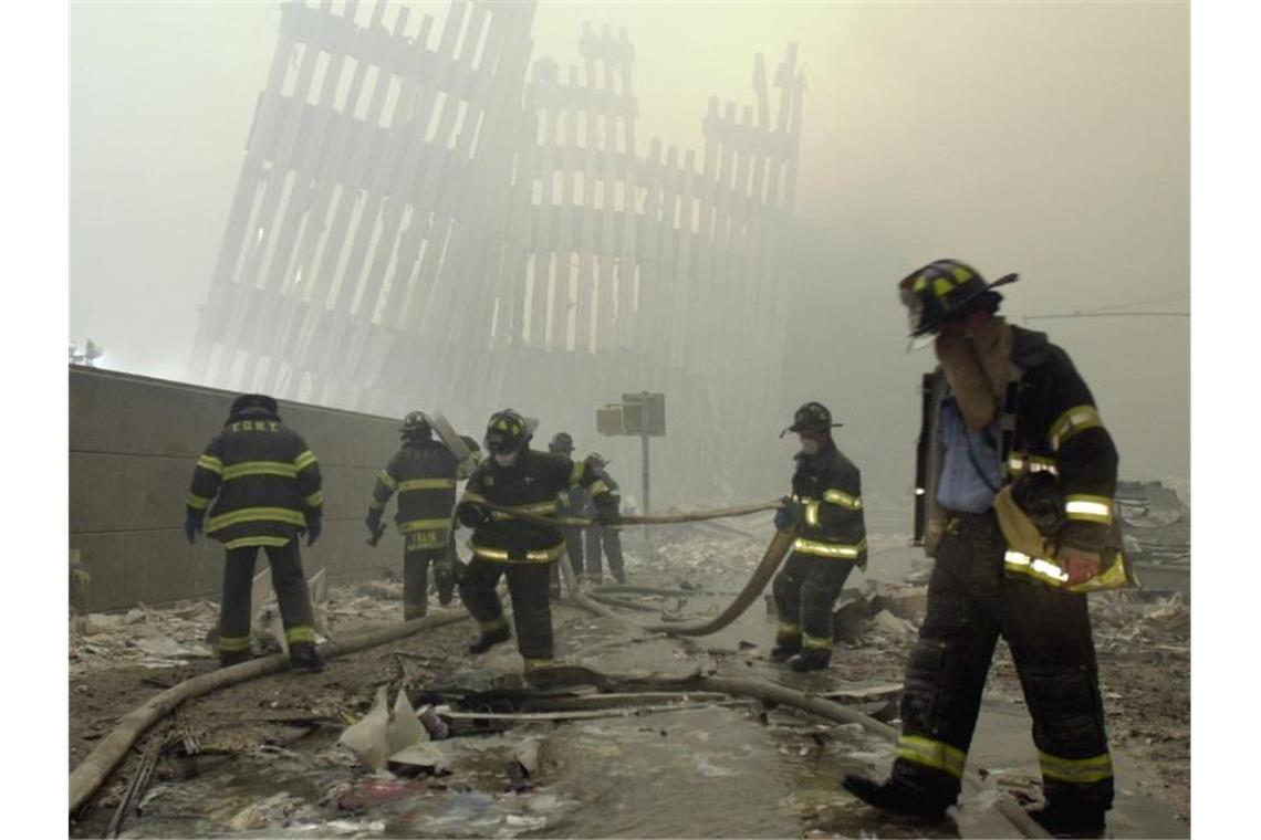 Die Anschläge vom 11. September jähren sich zum 18. Mal. Die mutmaßlichen Drahtzieher stehen erneut vor Gericht. Foto: Mark Lennihan/AP
