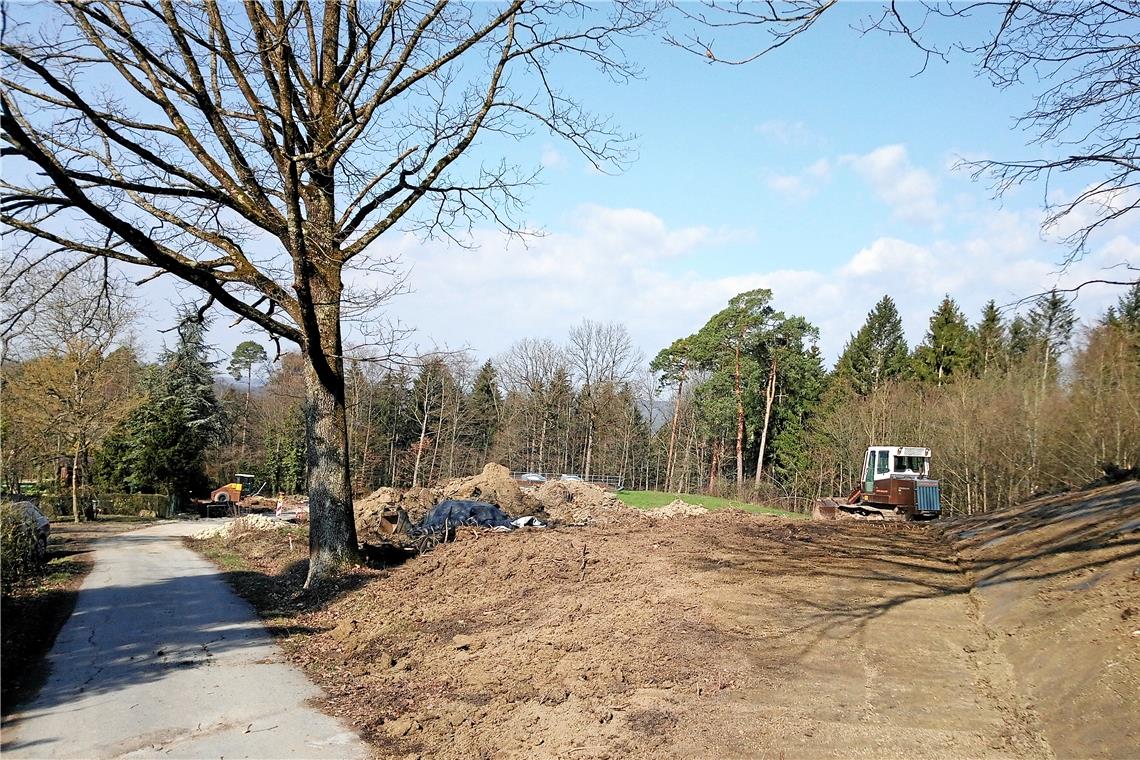 Die Arbeiten am Hochbehälter haben eben erst begonnen. Foto: H. Austen