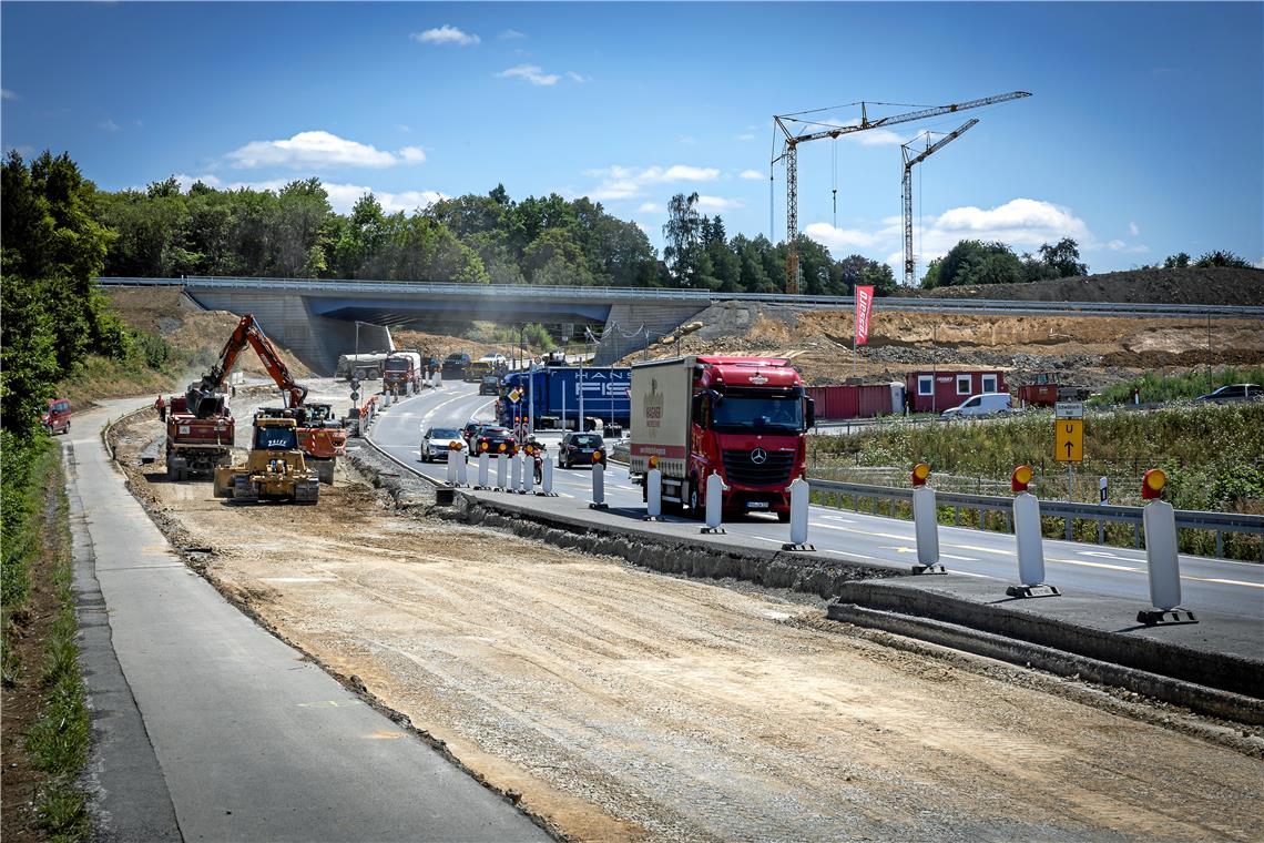 Die arbeiten an der Krähenbachkreuzung treten in eine neue Phase ein. Archivfoto: Alexander Becher