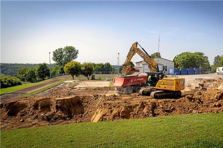 Die Arbeiten an der neuen Gemeindehalle in Kirchberg laufen auf Hochtouren. Archivfoto: Alexander Becher