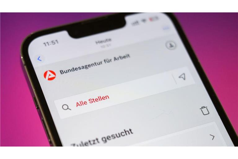 Die Arbeitslosigkeit in Deutschland ist im Februar leicht gesunken, die Zahl der Arbeitslosen bleibt aber oberhalb der Grenze von drei Millionen (Archivbild).