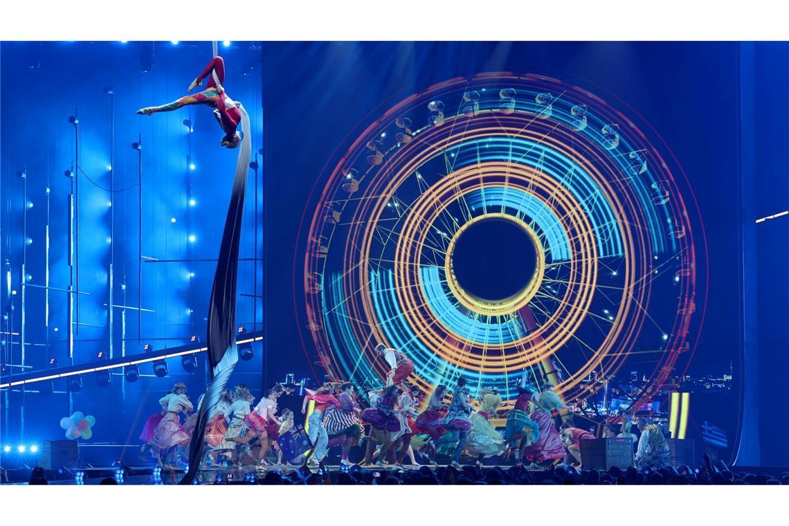 Die Artistengruppe Zurcaroh beim ersten Halbfinale des 70. Eurovision Song Contest (ESC).