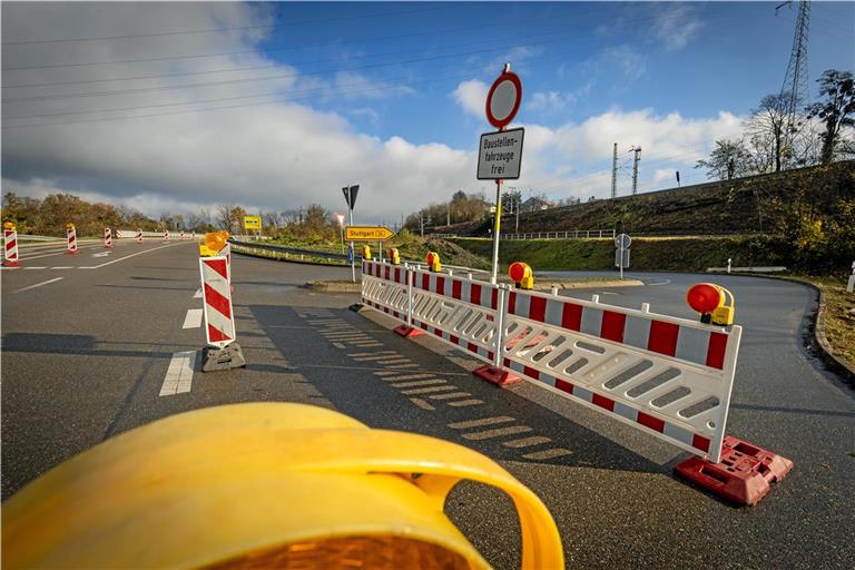 Die Auffahrt auf die B14 in Richtung Stuttgart ist an der Anschlussstelle Backnang-Mitte nicht mehr möglich. Foto: Alexander Becher