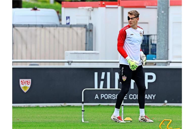 Die Augenklappe ist ein Trainingsmittel – aber Alexander Nübel (re.) muss seine DFB-Konkurrenten Marc-André ter Stegen, Oliver Baumann und Noah Atubolu (von rechts)  im Blick haben.