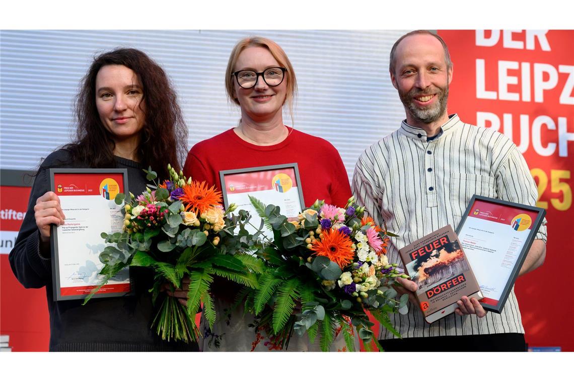 Kristine Bilkau mit Preis der Leipziger Buchmesse geehrt Die Ausgezeichneten des Preises der Leipziger Buchmesse, Irina Rastorgueva (l-r, Kategorie Sachbuch), Kristine Bilkau (Kategorie Belletristik) und Thomas Weiler (Kategorie Übersetzung).