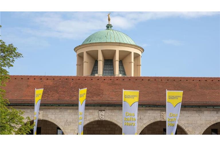 Die Ausstellung „Das kalte Herz“ ist eine Ausstellung des Kunstmuseums Stuttgart im Kunstgebäude am Schlossplatz in Stuttgart. Das Kunstmuseum Stuttgart muss aufwändig saniert werden.